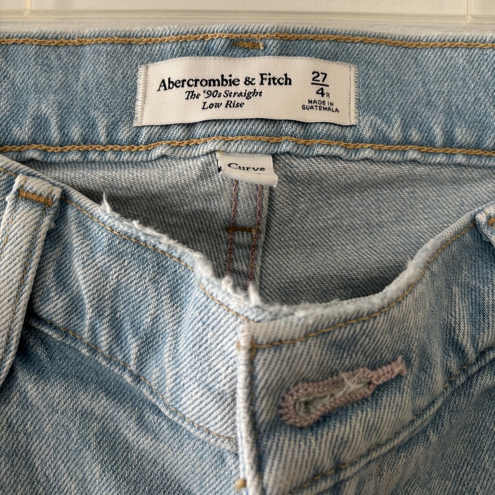 Abercrombie & Fitch - The 90s Straight Low Rise (Curve Love)